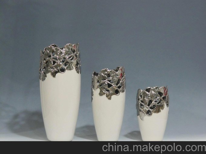 供應(yīng) 陶瓷工藝品抽象藝術(shù)品家居飾品電鍍啞光銀杏花瓶 批發(fā)圖片