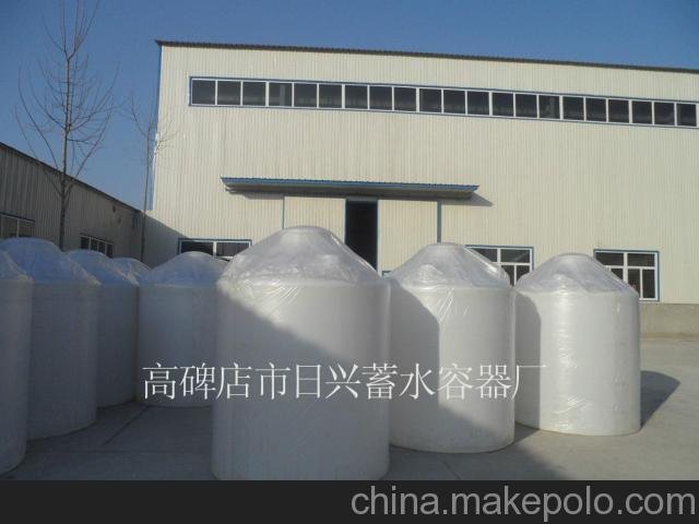 裝水的水桶/樓頂用的水箱/ 塑料大水箱圖片