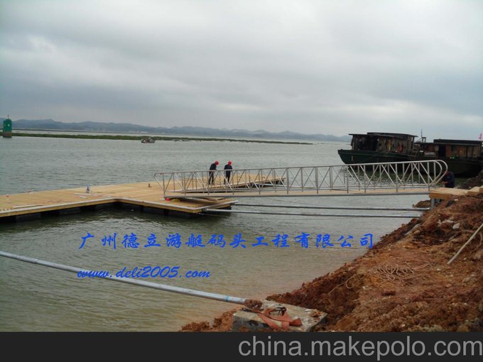 廠家熱銷福州德立新型游艇碼頭工程公司推薦使用鋼結(jié)構(gòu)浮橋方案圖片